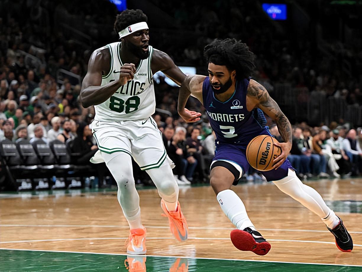 开云app-打爆了凯尔特人防线！黄蜂后场新援看起来迅速找到了自己的位置？