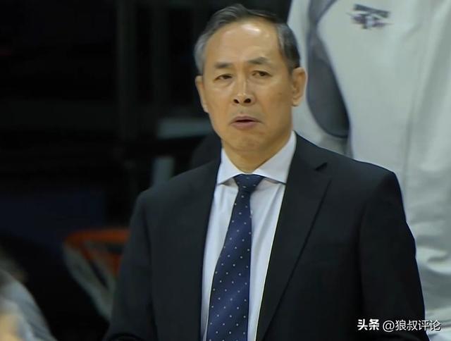 开云官方网站首页-许利民：末节麦基和周琦在场表现 坚定后续围绕双塔搭配更多的战术